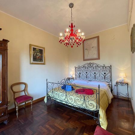 Lady house Parcheggio gratuito e custodito Reggio Calabria Esterno foto