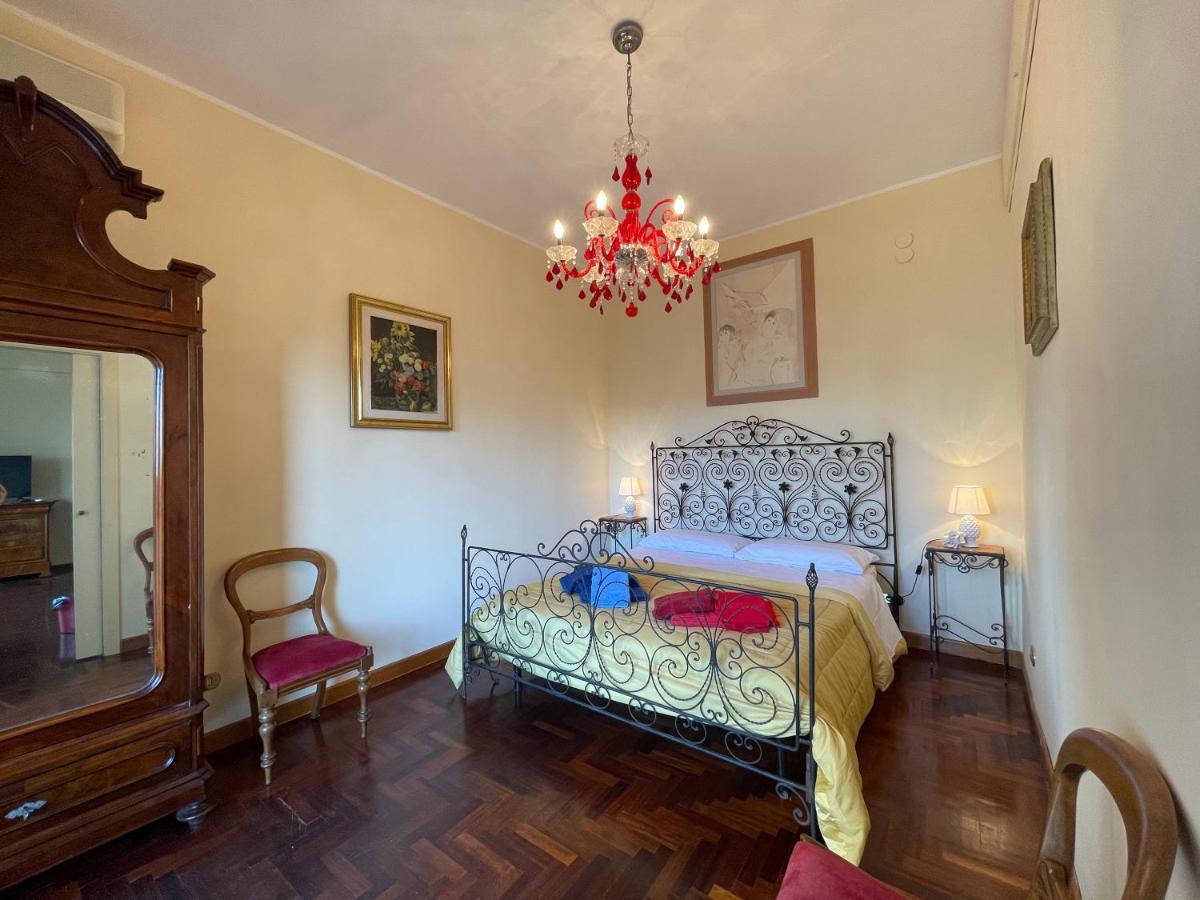 Lady house Parcheggio gratuito e custodito Reggio Calabria Esterno foto