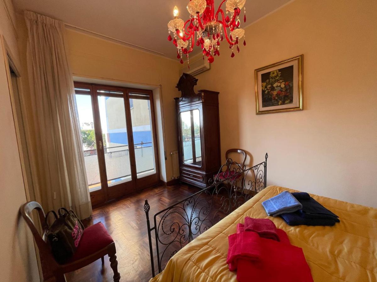 Lady house Parcheggio gratuito e custodito Reggio Calabria Esterno foto